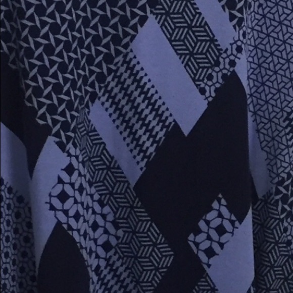 Fun Blue XS Carly LuLaRoe - Picture 4 of 4